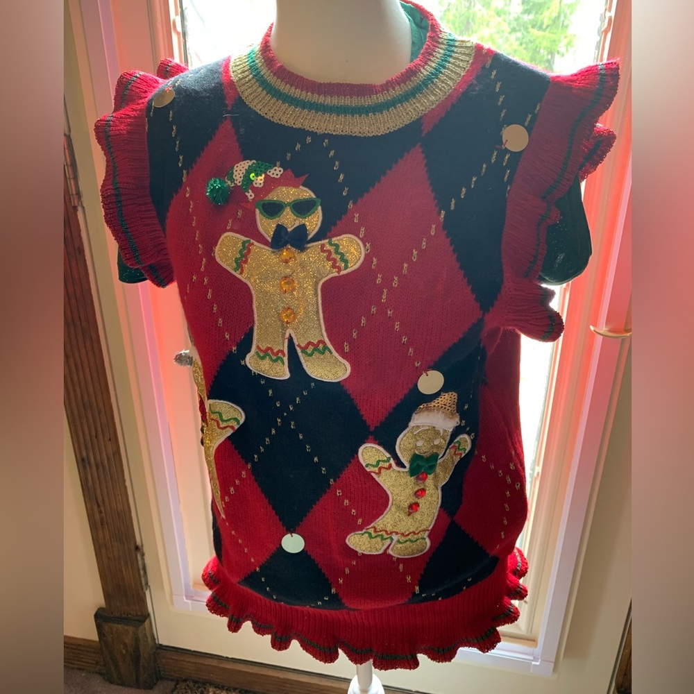 🎄 Women’s 2pc Red/Green Gingerbread Knit Vest & Holiday Shirt